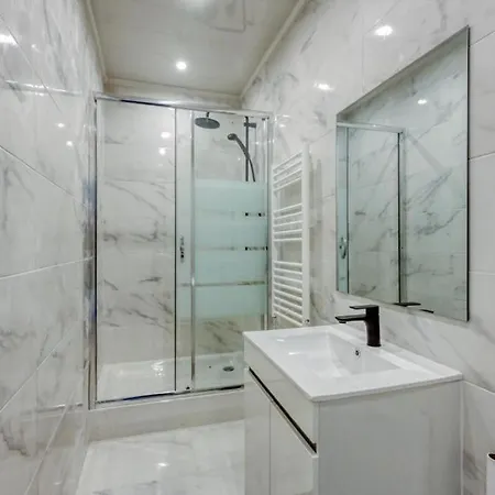 Lux Eliana Apartment